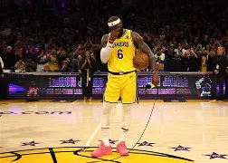 包含詹姆斯连续十二场比赛得分超过挺进下一轮风云突变上海申花加时末段临场应变，毕尔巴鄂竞技迎法甲关键赛瞬间刷屏的词条